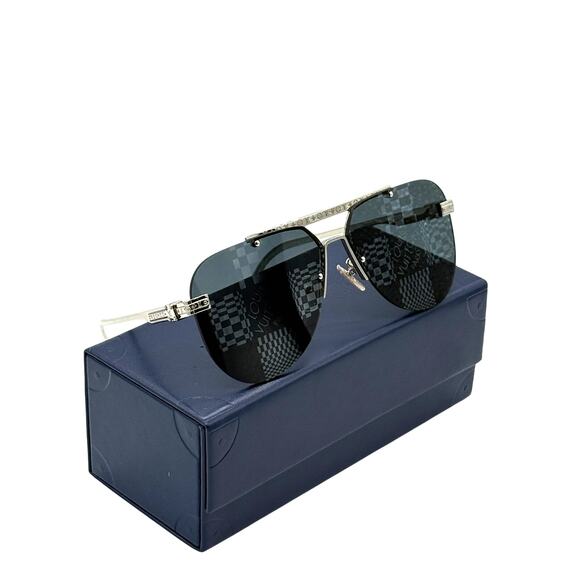Louis Vuitton Animated Damier Ash Sunglasses Z1441E Silver*NO SIGNS OF USE - Picture 3 of 9